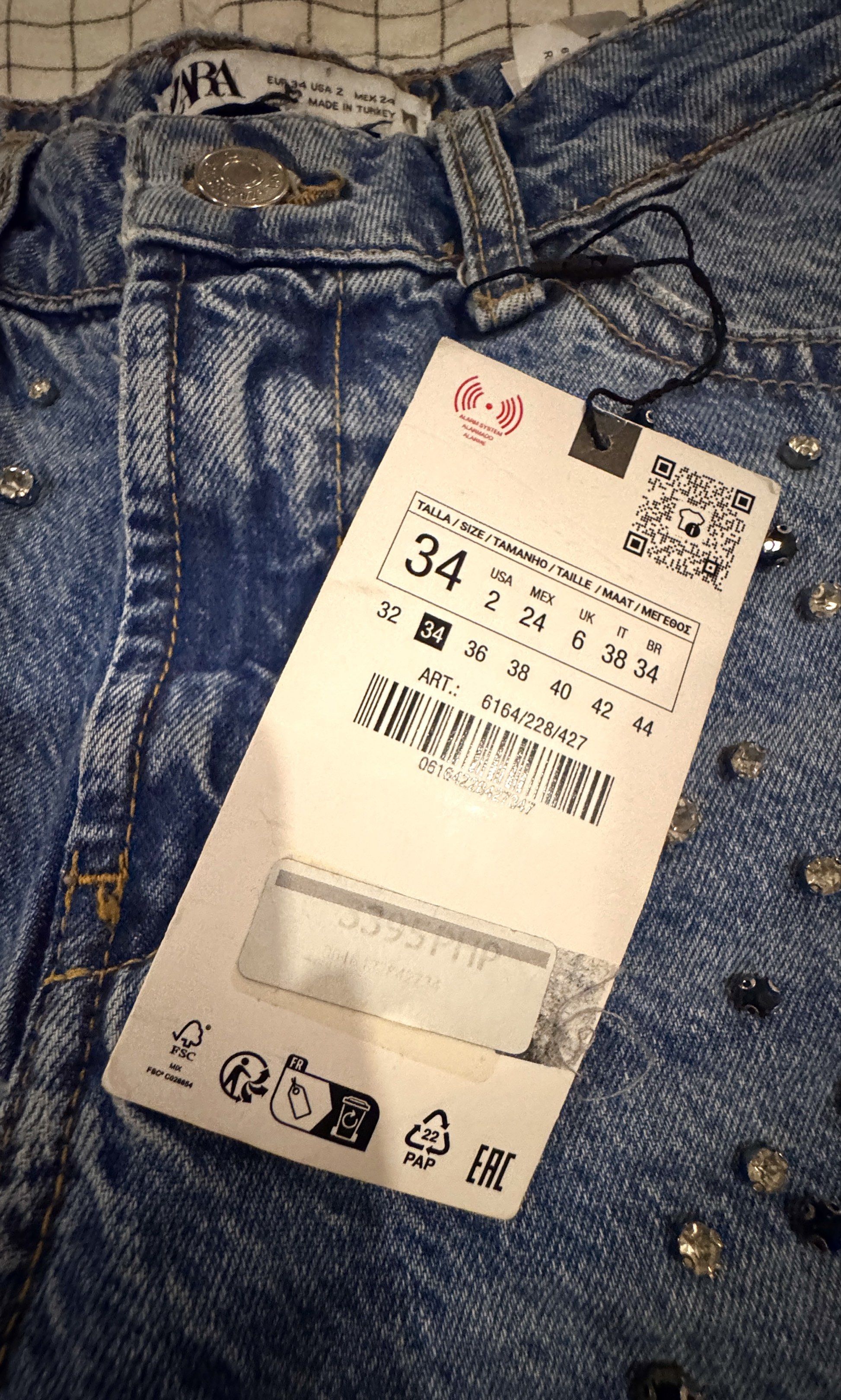 Zara Embellished Straight Jeans - Size 34 (Category: Jeans) located in Taguig. Submitted by jasdeclutterr (Listing ID 1421416340, Image 2). Description: 🏷️ original tagged price : ₱3,395 - never worn - embellished design - size: 34 - medium wash denim - straight leg fit .