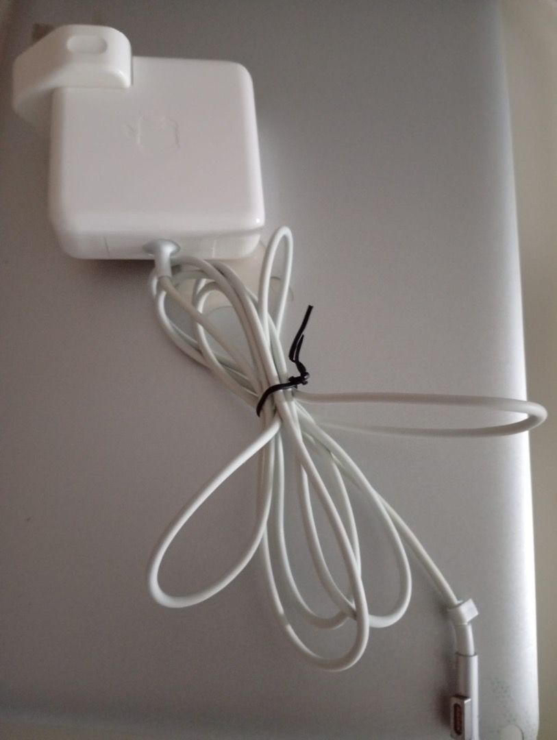 Apple MacBook Pro 13-inch A127865561371770371115