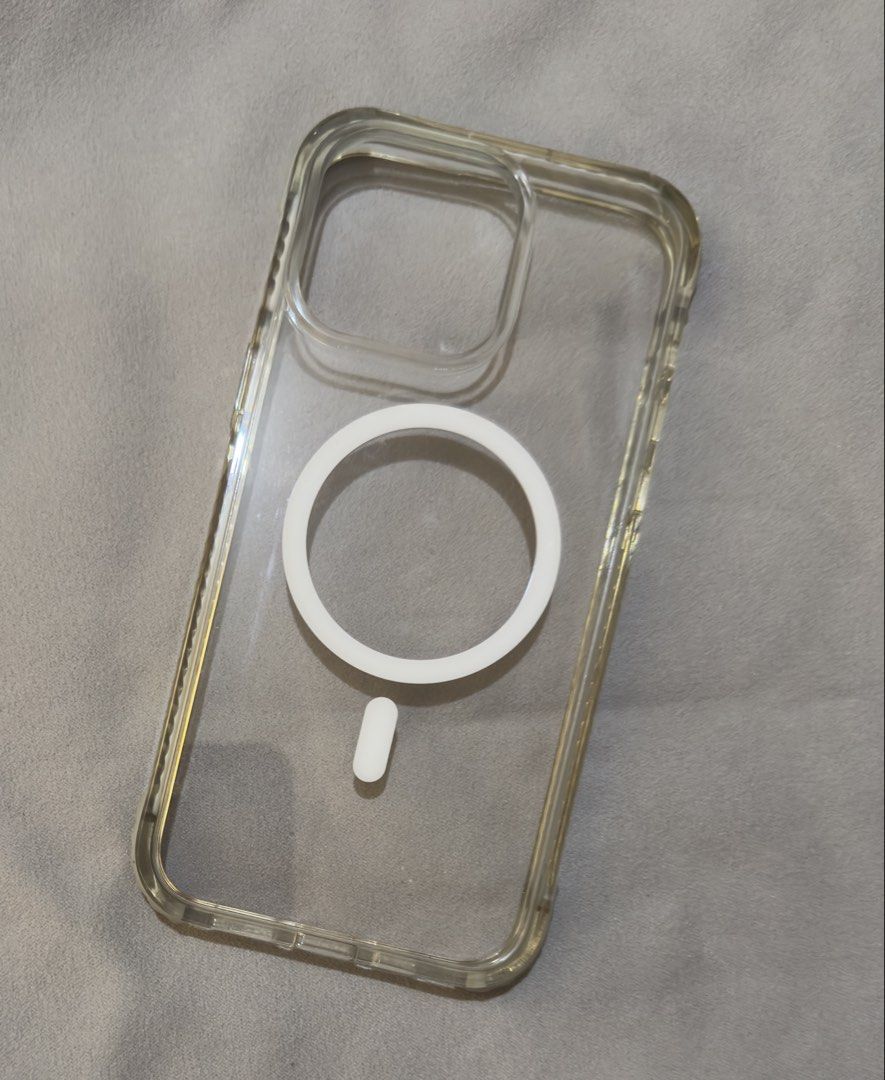 Aukey Urban Guard Clear Case for Iphone 15 Pro Max (Category: Cases & Sleeves) located in Pasig City. Submitted by getstuffph (Listing ID 1421553865, Image 2). Description: Clear case for Iphone 15 pro max Like new With box Bought for 1k.