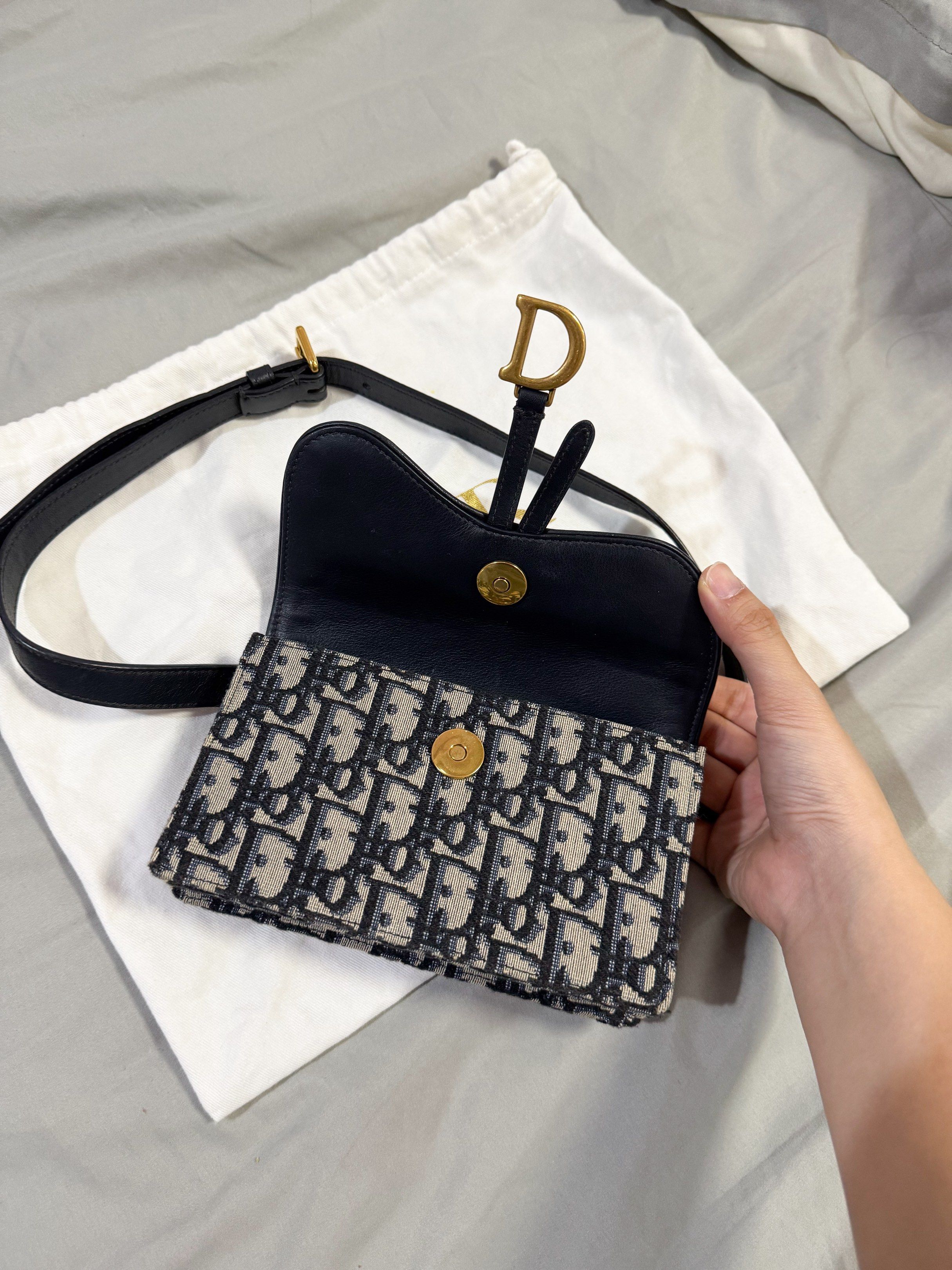 AUTHENTIC Dior Oblique Navy Saddle Belt Pouch Bag (Category: Luxury Bags & Wallets) located in Quezon City. Submitted by closetofcoco (Listing ID 1421456692, Image 3). Description: MESSAGE: @THECLOSETOFCOCO ON IG FOR FASTER REPLIES GUARANTEED AUTHENTIC NO LOW BALLING .