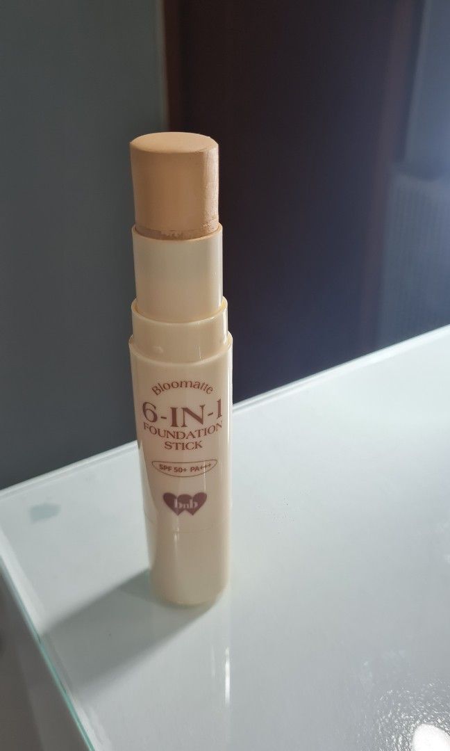 Bnb Foundation Stick (LN0 Oatmeal) (Category: Makeup) located in Las Pinas. Submitted by ktcuartina (Listing ID 1421540025, Image 2). Description: not for my oily skin.