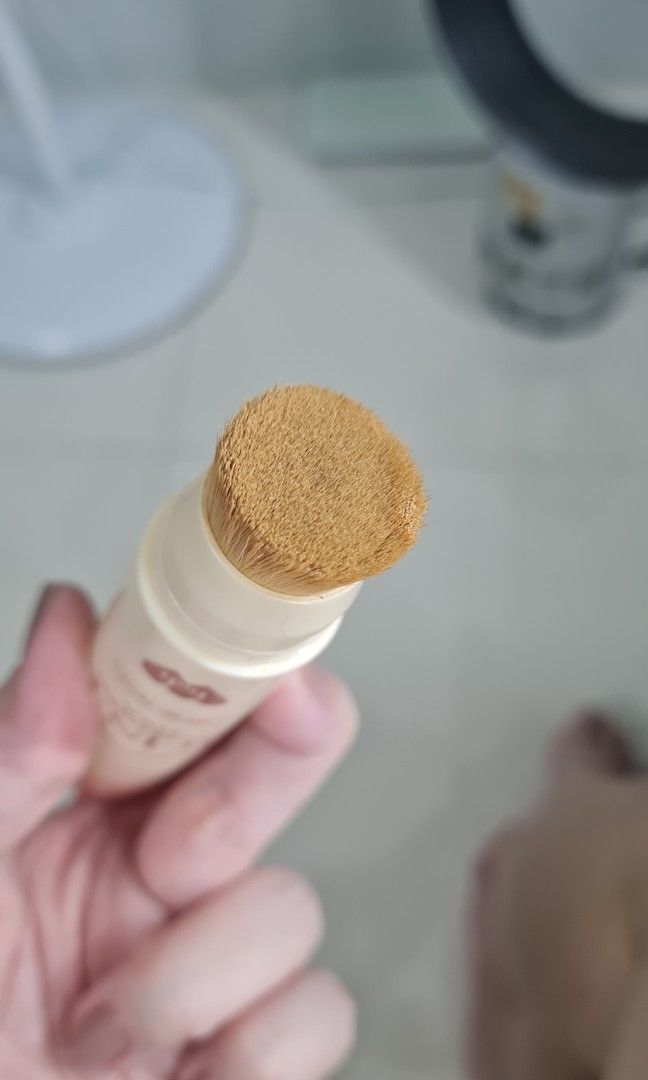 Bnb Foundation Stick (LN0 Oatmeal) (Category: Makeup) located in Las Pinas. Submitted by ktcuartina (Listing ID 1421540025, Image 3). Description: not for my oily skin.