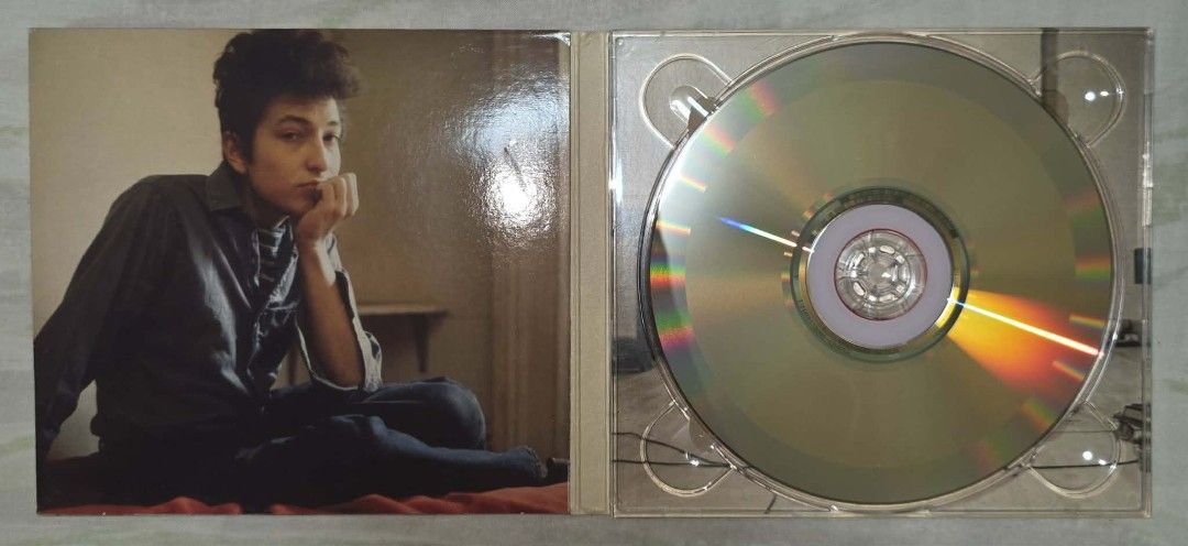 Bob Dylan - The Freewheelin' Bob Dylan (Category: Vinyls) located in Cebu City. Submitted by g_roshamboo (Listing ID 1421616701, Image 3). Description: .