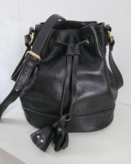 (Kategori: ) berada di . Dikirim oleh decluttercha (ID iklan 1421506065, Gambar 1). Deskripsi: .