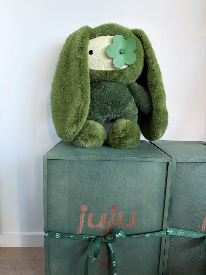 Cj Hendry Juju x Upper House, 玩具收藏品, 玩具, 絨毛玩具- Carousell