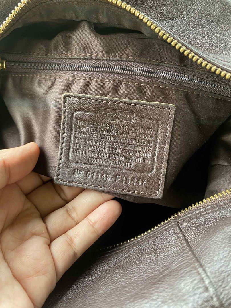COACH handbag (Category: Luxury Bags & Wallets) located in Oroquieta. Submitted by quickforest_8a519b (Listing ID 1421520217, Image 2). Description: genuine leather ykk zip,made in china ,coded handy,spacious selected ukay source.