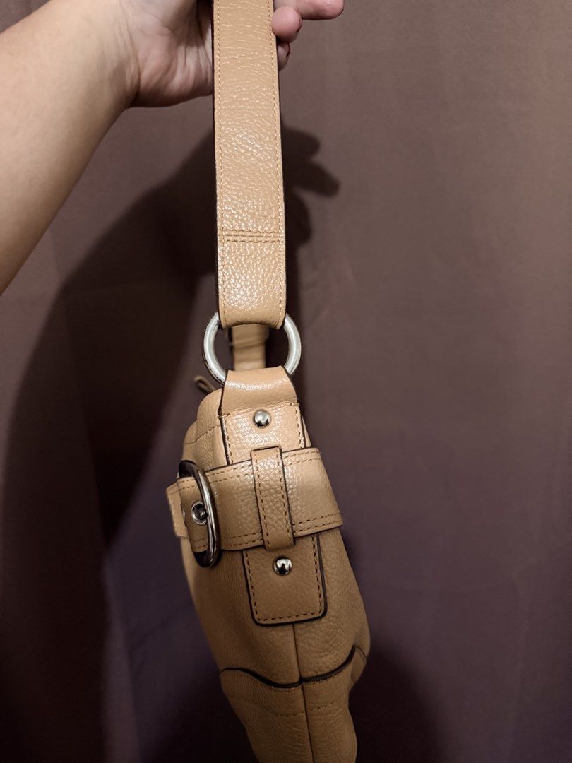 Coach Leather Shoulder Bag (Category: Luxury Bags & Wallets) located in Rizal. Submitted by roserona1 (Listing ID 1421466374, Image 3). Description: Excellent Condition COACH ■ Color Brown, BROWN, brown Camel-like ■ Specifications Number of pockets Outside: 0 Inside: 3 ■ Accessories None ■ Material Leather ■ Size (cm) ・Width: 29 ・Height: 20 ・Depth: 0 ・Handle: 54 ・Weight: 634g * Measured flat. * Please note that there may be some errors due to ama