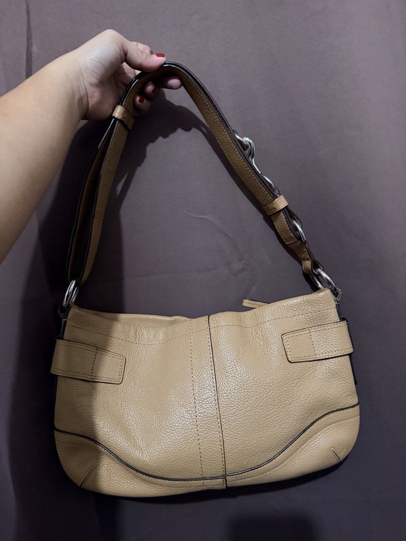 Coach Leather Shoulder Bag (Category: Luxury Bags & Wallets) located in Rizal. Submitted by roserona1 (Listing ID 1421466374, Image 2). Description: Excellent Condition COACH ■ Color Brown, BROWN, brown Camel-like ■ Specifications Number of pockets Outside: 0 Inside: 3 ■ Accessories None ■ Material Leather ■ Size (cm) ・Width: 29 ・Height: 20 ・Depth: 0 ・Handle: 54 ・Weight: 634g * Measured flat. * Please note that there may be some errors due to ama