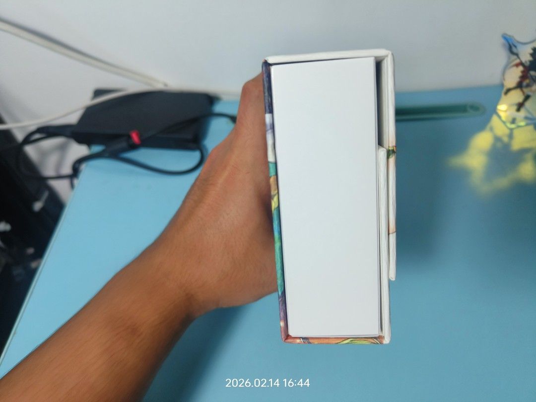Code Geass deck box (Category: Trading Cards Accessories) located in Singapore. Submitted by foo20930 (Listing ID 1421534693, Image 2). Description: code Geass deck box , can put any tcg like pokemon, one piece or ws can meet up for checking before u buy .