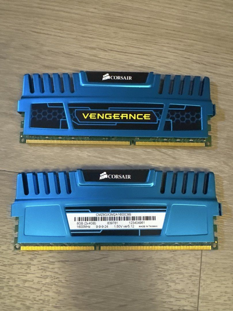 Corsair Vengeance 8GB(2x4GB) DDR3 1600MHz RAM
