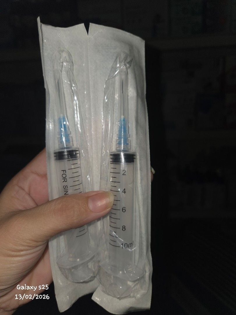 Disposable syringe (Category: Medical Supplies & Tools) located in Manila. Submitted by rheatapdas75609 (Listing ID 1421593968, Image 1). Description: .