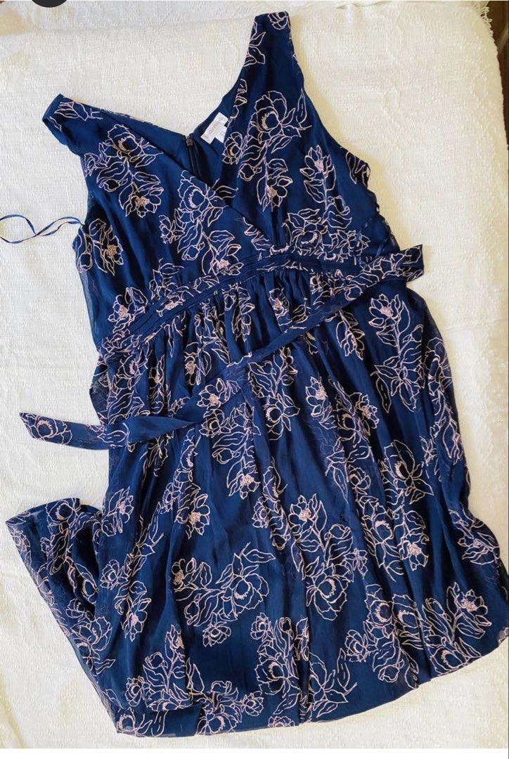 Floral Maxi Dress (Category: Dresses) located in Pasig City. Submitted by getstuffph (Listing ID 1421563282, Image 1). Description: Can be mayernity dress or fit plus size girly chiffon maxi dress.