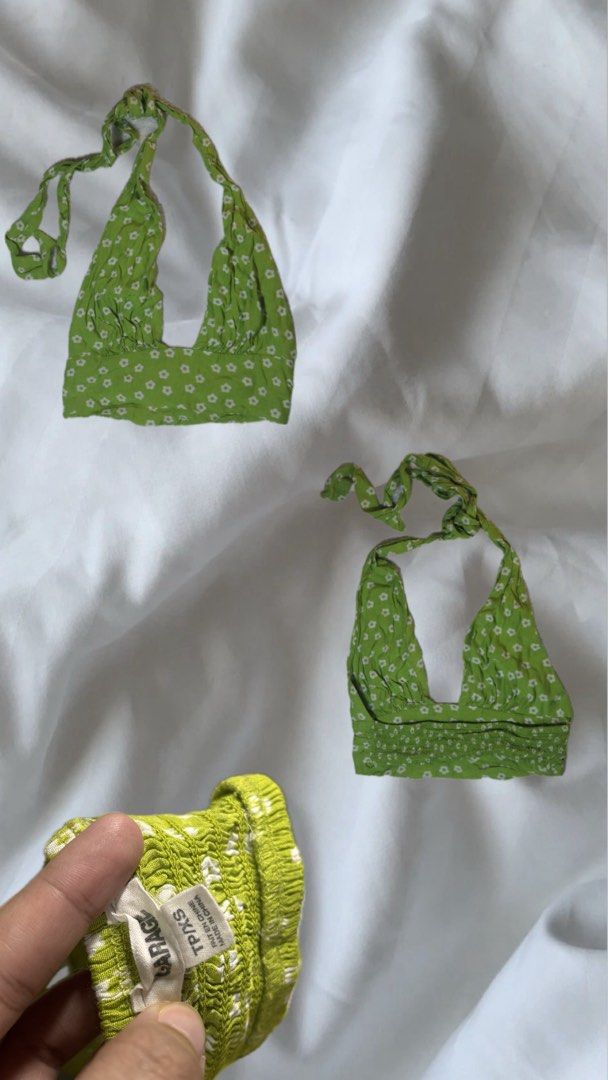 Garage Floral Halter Top (Category: Sleeveless) located in Pamplona. Submitted by charmlin (Listing ID 1421575717, Image 1). Description: - Garage halter top - Green with white floral pattern - Cropped design - Tie-up halter neck - Size: TP/XS - Brand new - Made in China.