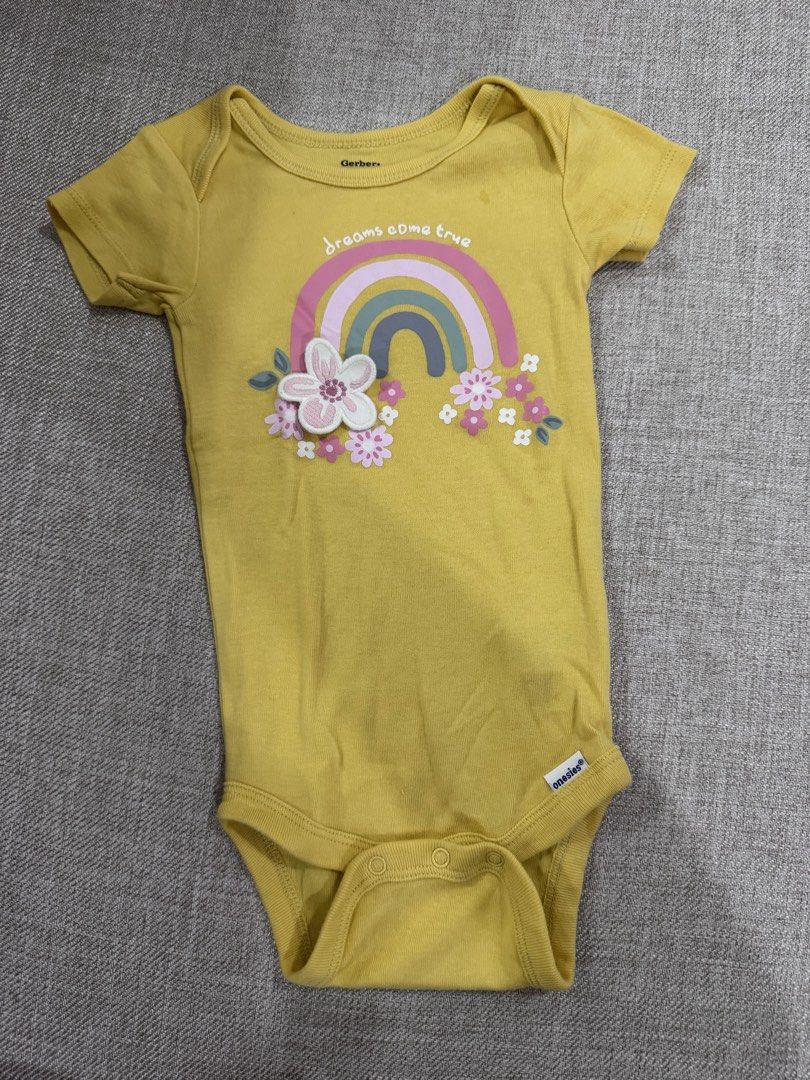 Gerber onesies 12mos to 18mos - Set of 3 (Category: Babies & Kids Fashion) located in Makati City. Submitted by httpsbarbs (Listing ID 1421561481, Image 3). Description: First owned, bought in Amazon US. Kept excellently; no issues Shipping at buyer’s expense Preferred to sell as lot for ₱350 Selling price per piece is ₱130 RFS: outgrown, decluttering.