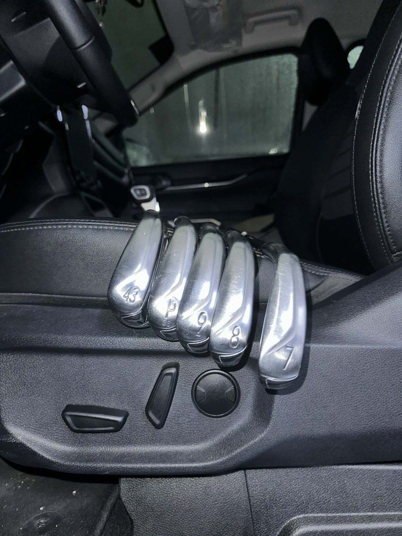Golf clubs irons (Category: Golf) located in Cebu City. Submitted by cha0213 (Listing ID 1421581042, Image 2). Description: Titleist irons 7,8,9,P,43 Shaft: graphite regular Good for high handicapper Good for improving the game Location: Cebu City.