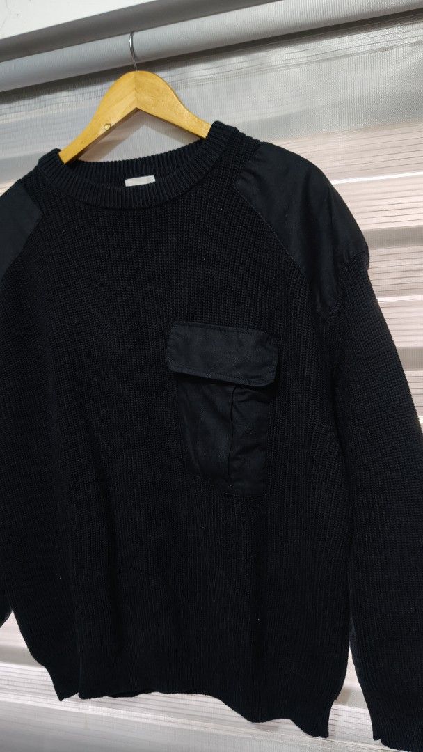 GU Black Sweater with Pocket - XL (Category: Coats, Jackets and Outerwear) located in Cavite. Submitted by trend27 (Listing ID 1421524571, Image 2). Description: - GU black sweater - Size: XL - Features: Chest pocket, shoulder patches - Material: Cotton - Care: Wash with dark colors separately - Perfect for everyday wear Dimension - L 28/Pit 23/ Hem 18 t0 23 stretch .