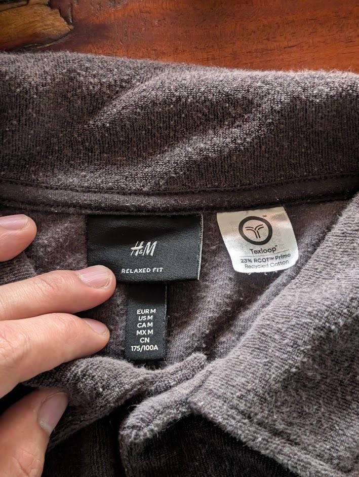 H&M Dark Gray Terry Towel Polo (Category: Tshirts & Polo Shirts ) located in Manila. Submitted by fromsiah (Listing ID 1421568337, Image 3). Description: Pre-owned H&M Dark Gray Terry Towel Polo (Not thrifted) SIZE: Medium on tag DIMENSIONS: Width - 23in Length - 28in CONDITION: 9/10 ISSUE: Signs of usage Color may vary due to lighting.