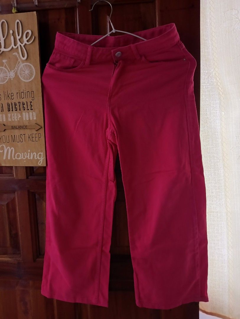 H&M Wide Adjustable Waist Pants (Category: Babies & Kids Fashion) located in Santa Rosa. Submitted by amiraamara (Listing ID 1421525248, Image 1). Description: - H&M pants in bright pink - Size: EUR 134 (US 8-9A, CA 8-9A, MX 8-9A, AUS 8-9Y) - Features: Adjustable waist, button closure, pockets - Condition: Good.