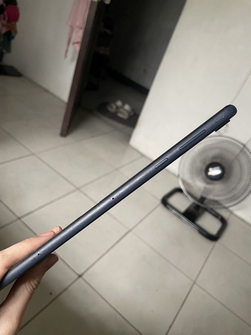Huawei Matepad T10 (Category: Android) located in Manila. Submitted by _declulu (Listing ID 1421506560, Image 2). Description: - tablet - Includes black case - Comes with original box and receipt - Screen has cracks (Tempered only) - Features a rear camera pm for more pics Color : Deepsea Blue ROM : 32gb RAM : 2gb 9.7 inch IPS DISPLAY Dual stereo speakers Multi layered eye protection Huawei app store negotiable.