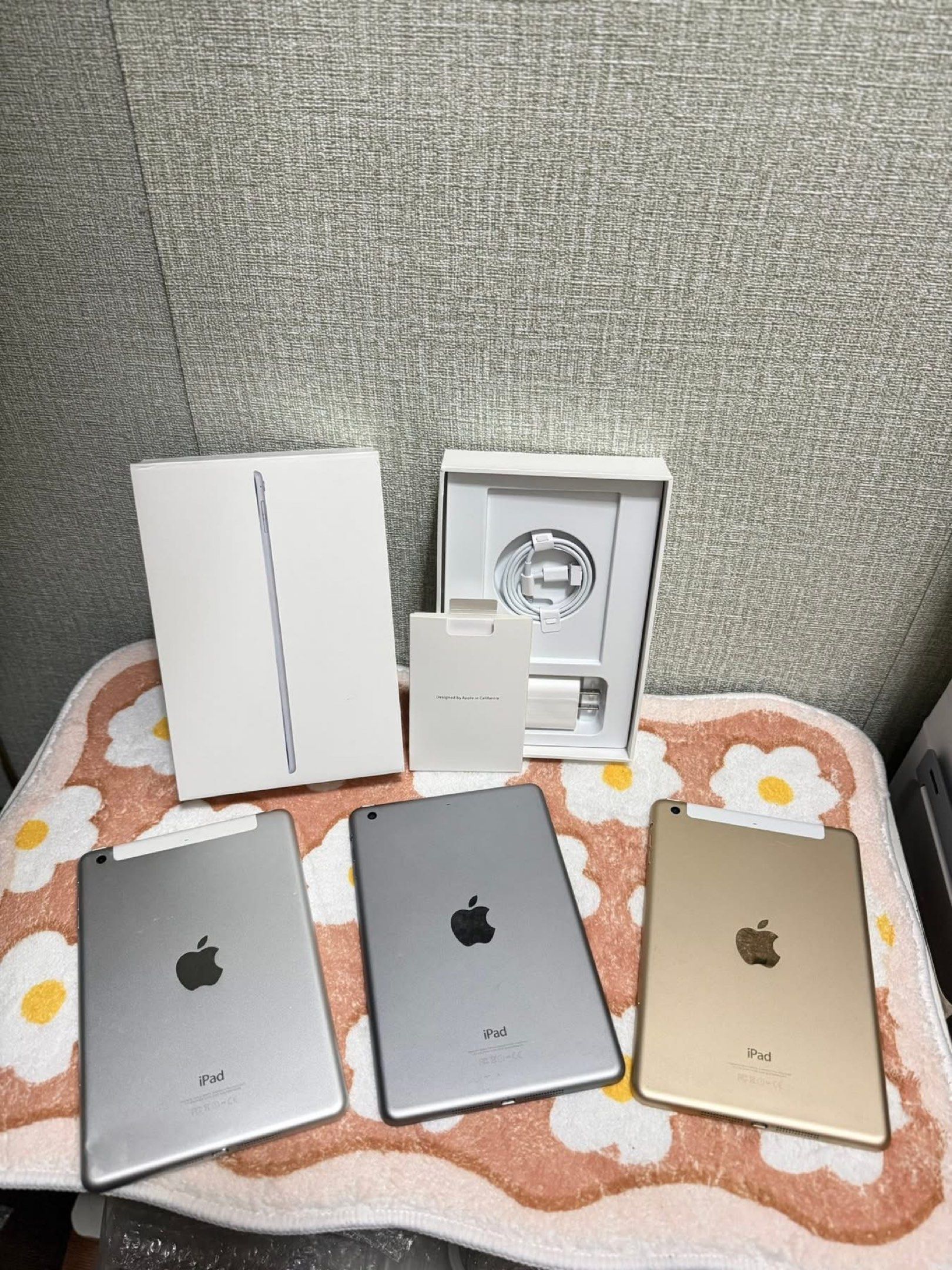 Ipad mini 3 (Category: iPad) located in Manila. Submitted by bhengtotx (Listing ID 1421611456, Image 1). Description: IPAD MINI 3 with fingerprint💓 For only 3,500 naka ipad mini no issue kana All workings gagamitin na lang po. Add : 300 for charger Pwede facebook,messager & all apps na pwede for ios 12. Good for kids, free 2apps download para less hassle sa mga walang existing apple id🤗 🚚We ship nationwide 🚚same day deliver metro manila ✅ Pay