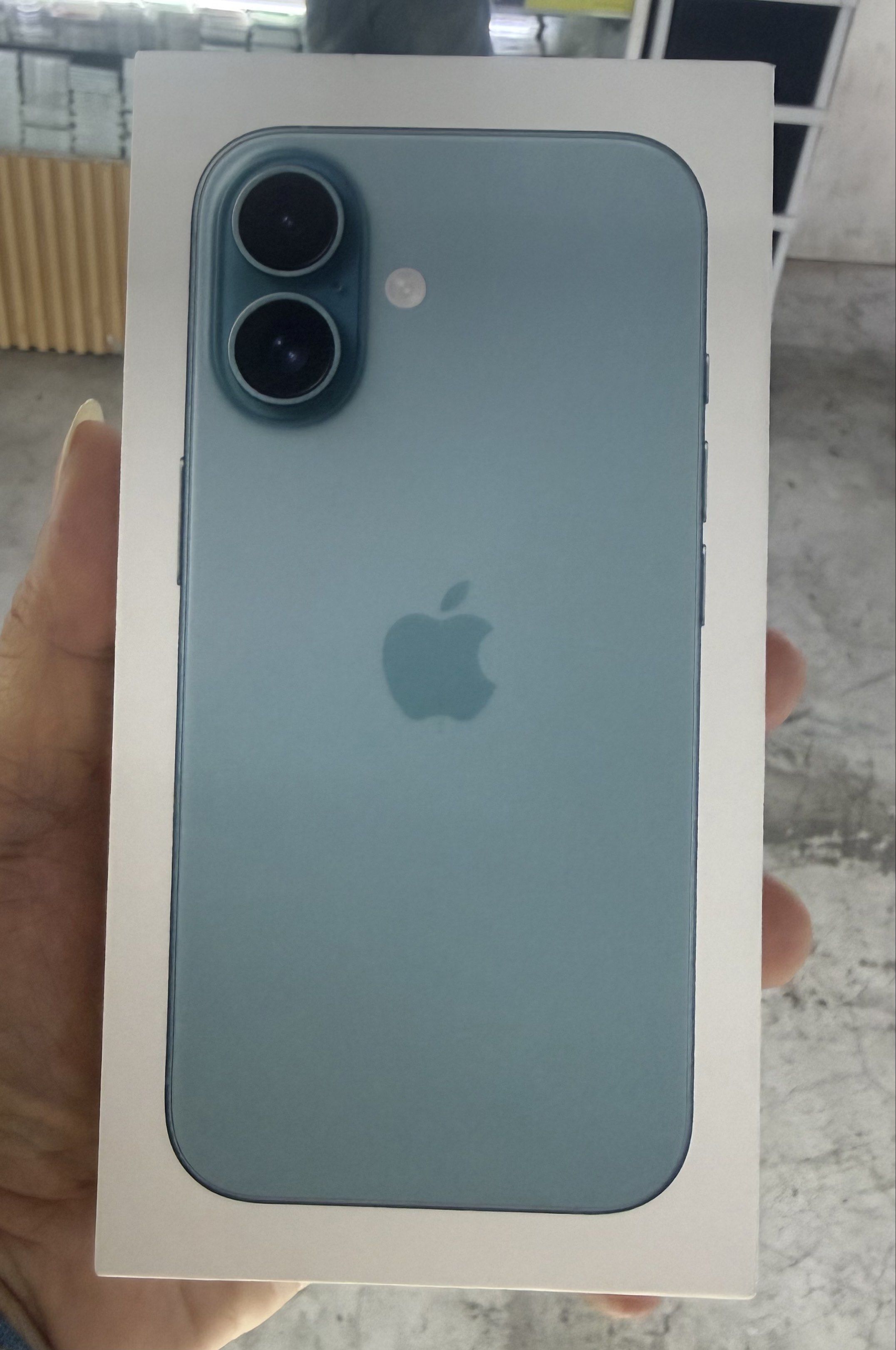 Iphone 16 brandnew (Category: iPhone 16 Series) located in Muntinlupa City. Submitted by lloydsky17 (Listing ID 1421466751, Image 1). Description: Iphone 16 brand new Sealed Open line 128g 41k fixed.