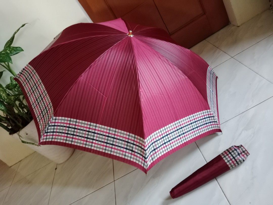 Japan Surplus Folding Umbrella (Category: Umbrellas) located in Polangui. Submitted by cornerbags_shoes (Listing ID 1421546962, Image 1). Description: Japan surplus folding umbrella faded Yung color ng folds sa loob. .