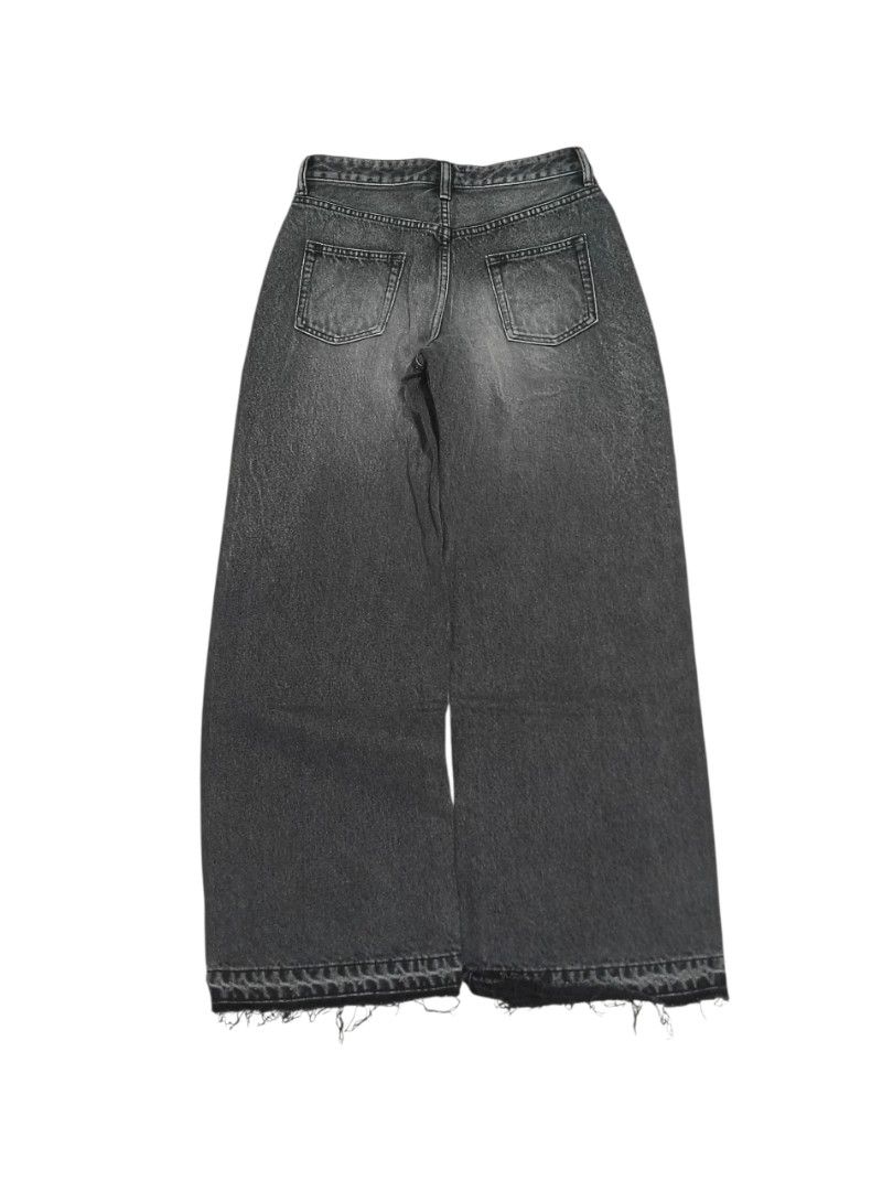 John Elliot Wideleg Black Washed Jeans (Category: Jeans) located in Iba. Submitted by tylerdcremator (Listing ID 1421569676, Image 3). Description: WAIST - 26-27 LENGTH - 37 LEG OPENING 11 NO ISSUES EXCELLENT.