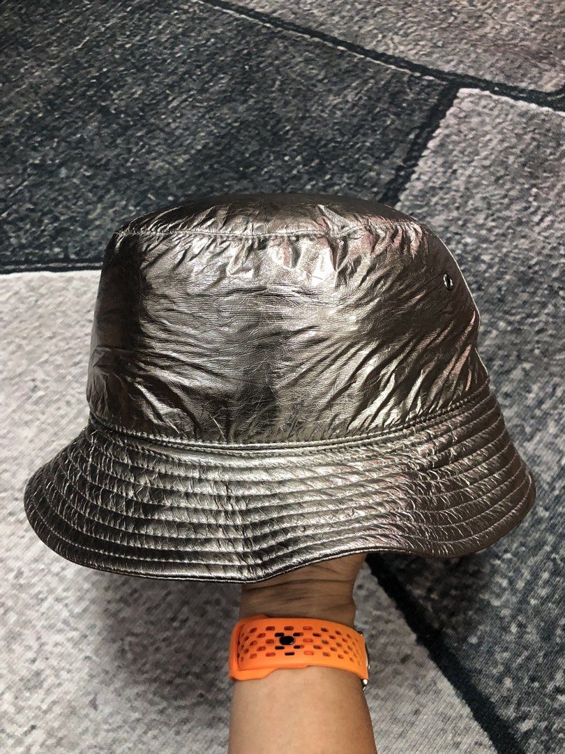Kangol Future Bucket w/ Earflaps (Category: Caps & Hats) located in Binalbagan. Submitted by dcorexyzzz (Listing ID 1421469288, Image 3). Description: Kangol Future Bucket w/ Earflaps Metallic silver finish Large on tag As new condition Very presentable No issues.