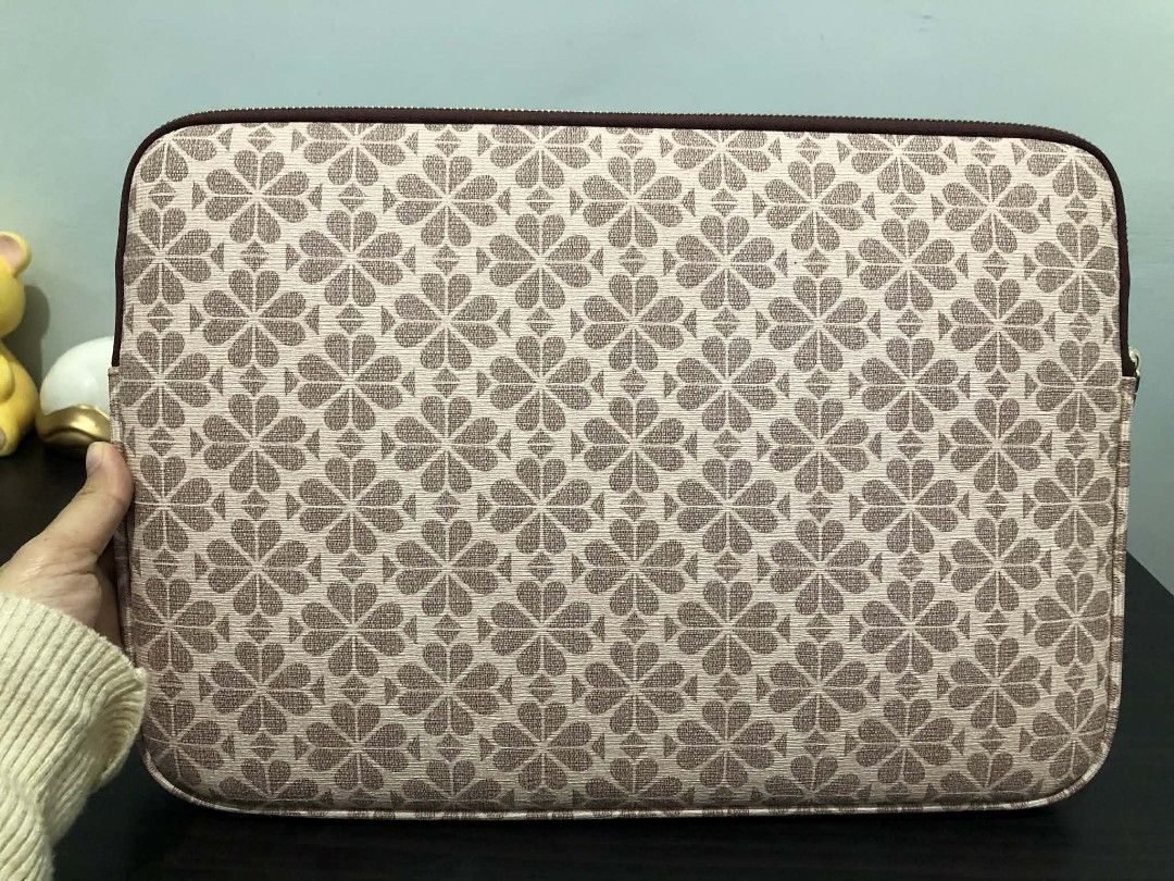 Kate Spade Laptop Sleeve (Category: Laptop Bags & Sleeves) located in Manila. Submitted by fiercemoon-a25a79 (Listing ID 1421520213, Image 2). Description: Kate Spade Laptop Sleeve – 15” 💻✨ Authentic Kate Spade New York laptop sleeve. ✔️ Fits up to 15-inch laptop ✔️ Stylish and classy design ✔️ Well-padded – protects from scratches and light bumps ✔️ Zipper works smoothly ✔️ Gently used 📌 With small, not-so-noticeable stain (see photos). Does n