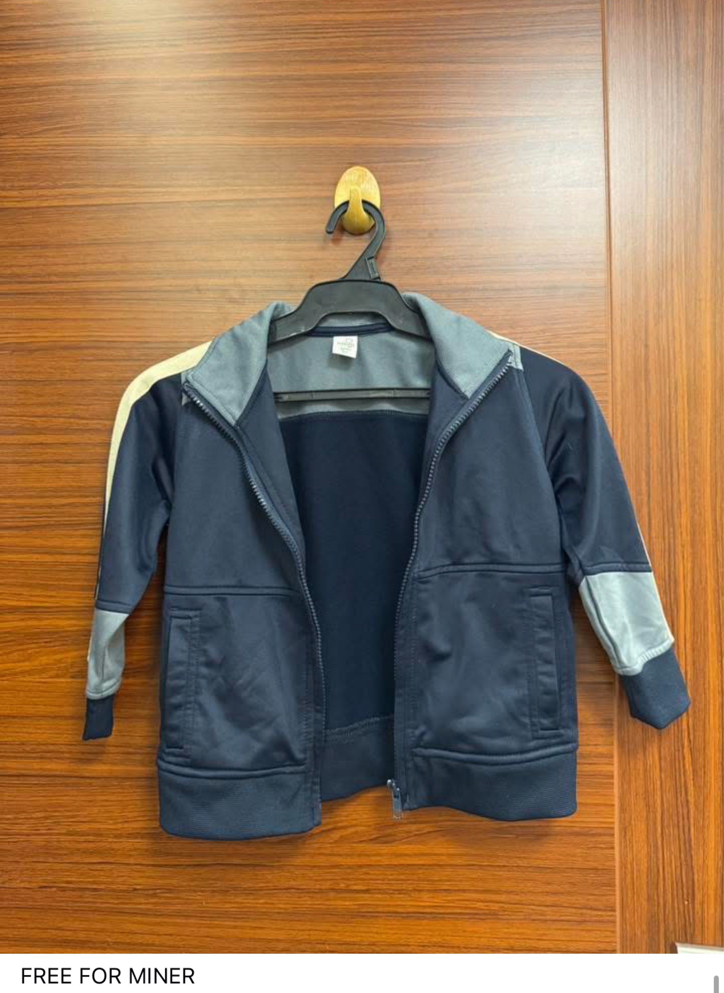 KIDS JACKETS 3T to 5T (Category: Babies & Kids Fashion) located in Manila. Submitted by tinywhinypreloved (Listing ID 1421535811, Image 2). Description: Shein denim jacket - never used Please manage your expectations as mostly are used except otherwise stated :) 📍Nearest landmark: Maginhawa, QC .