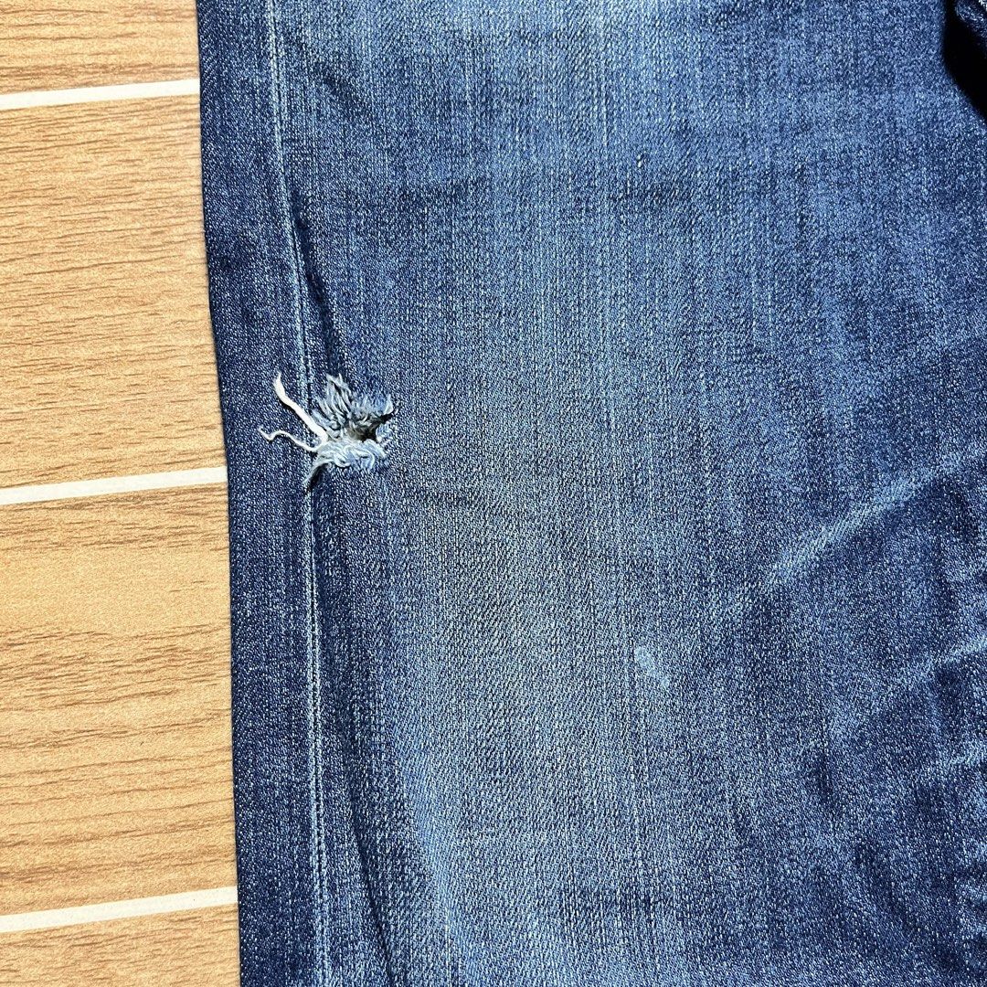 Levi's 511 Selvedge Denim Jeans (Category: Jeans) located in Calamba. Submitted by _limitedsupply (Listing ID 1421596005, Image 2). Description: Levi's 511 Selvedge Denim Jeans Made in Japan Size: 30 - 31 Laid Flat Measurements: Waist: 15.5 inches Length: 41.3 inches Inseam: 32.5 inches Hip: 18 inches Thigh: 11 inches Leg Opening: 6.7 inches Front Rise: 10.5 inches Back Rise: 13 inches Condition: Very Good Flaws: Normal Signs of Wear! 🏷️₱2,550 +