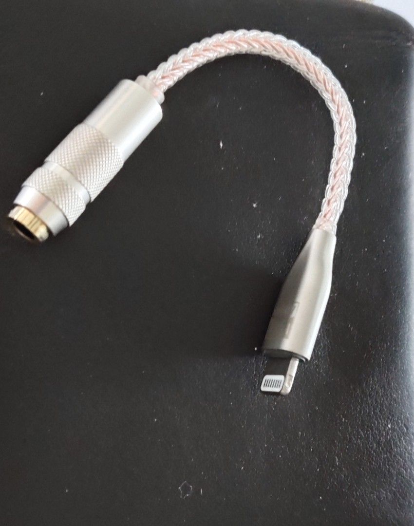 Lightning to 3.5mm Audio Adapter65561372162563110