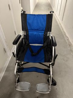 Lightweight Folding Wheelchair - 100kg Load Capacity, Health ...
