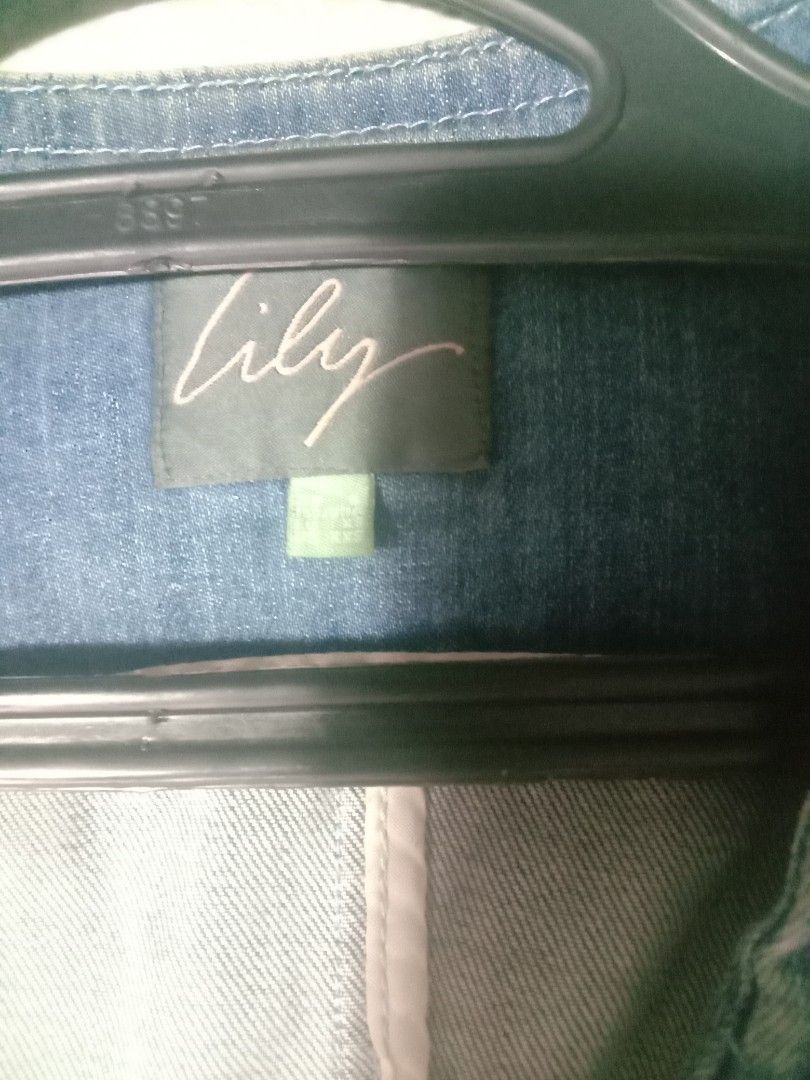 Lily Denim Jacket (Category: Coats, Jackets and Outerwear) located in Mandaluyong City. Submitted by ireneipt_21 (Listing ID 1421460131, Image 2). Description: - Lily denim jacket - Size 8 - Classic design - Button closures - Pockets - Versatile layering piece.