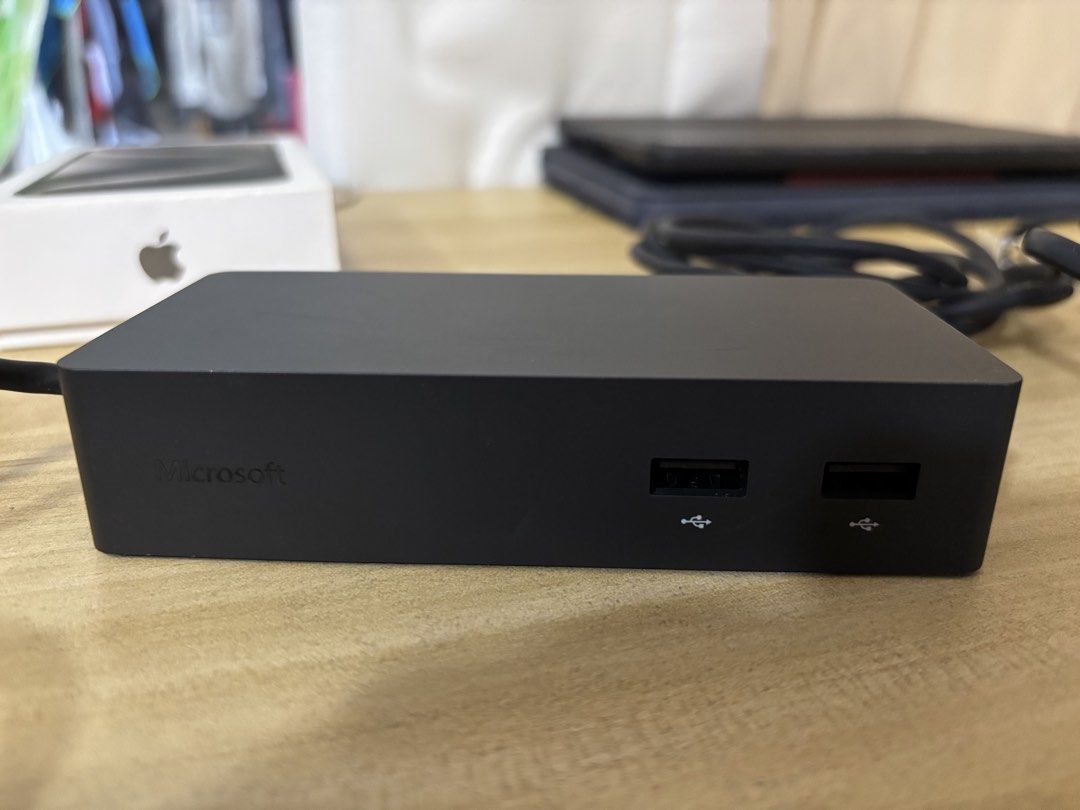 Microsoft Surface Pro Dock with AC Adapter 90W65561371925251111