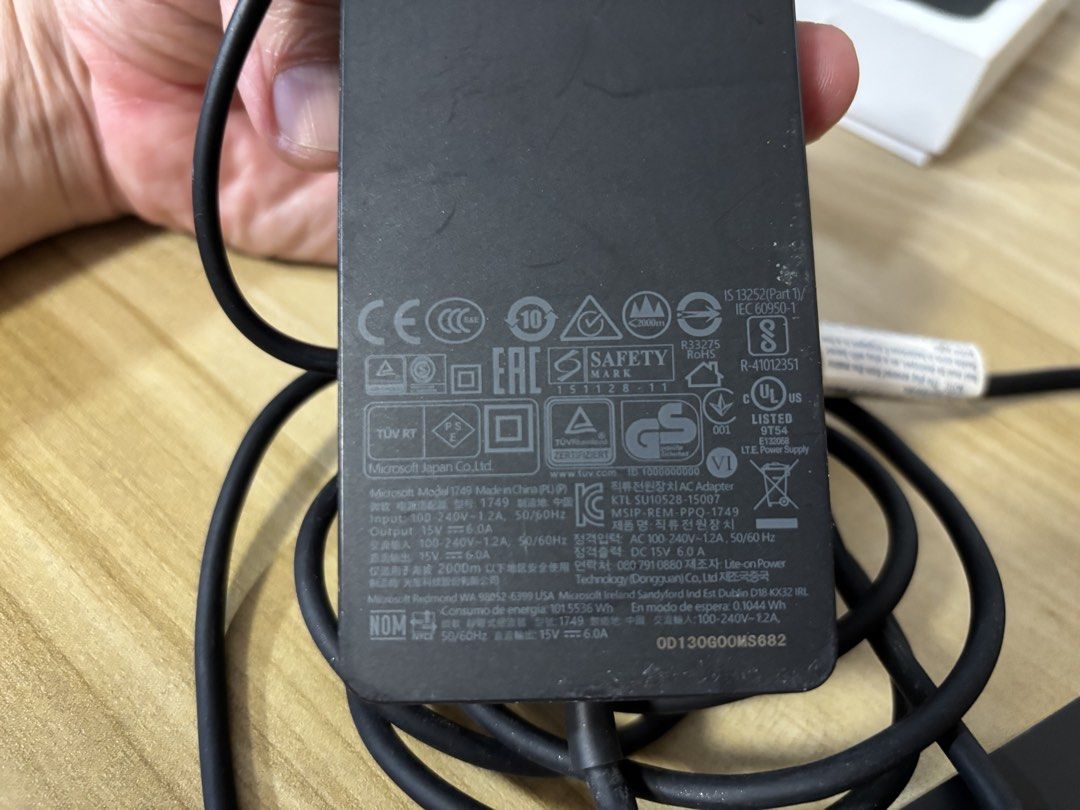 Microsoft Surface Pro Dock with AC Adapter 90W65561371925251114