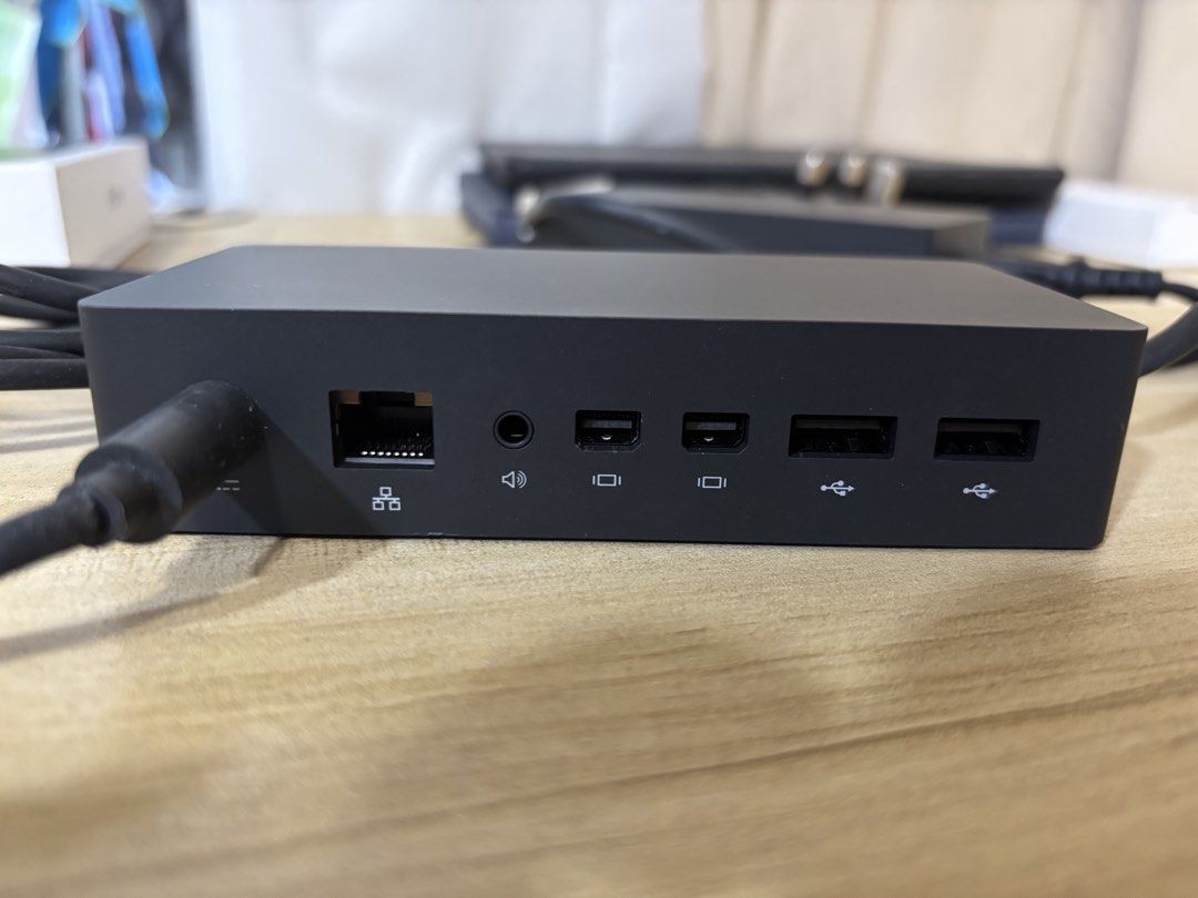 Microsoft Surface Pro Dock with AC Adapter 90W65561371925251110
