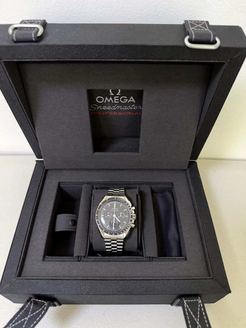 Omega Speedmaster Hesalite (Category: Luxury Watches) located in Manila. Submitted by rhyswatchph (Listing ID 1421507510, Image 2). Description: Omega Speedmaster Hesalite Brand New 2026 Below SRP no waiting time Full Set Condition 10/10 San Juan City/New Manila QC On hand Other watches available .
