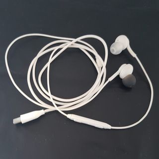 (Category: ) located in . Submitted by discountshop (Listing ID 1421456245, Image 1). Description: .