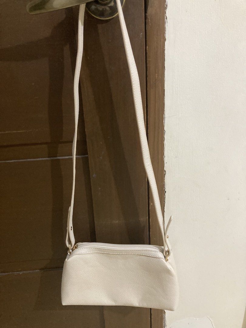 Parisian Crossbody Bag (Category: Cross-body Bags) located in Manila. Submitted by _acer (Listing ID 1421600796, Image 2). Description: Sale! Around manila😊 CUTE BAG FOR ERRANDS Message me if interested .