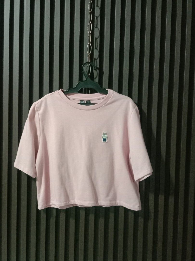 Penshoppe Loose Fit Crop Top (Category: Shirts) located in Mandaluyong City. Submitted by ireneipt_21 (Listing ID 1421470140, Image 1). Description: Color pink. almost new. Pls. Pm for interested .