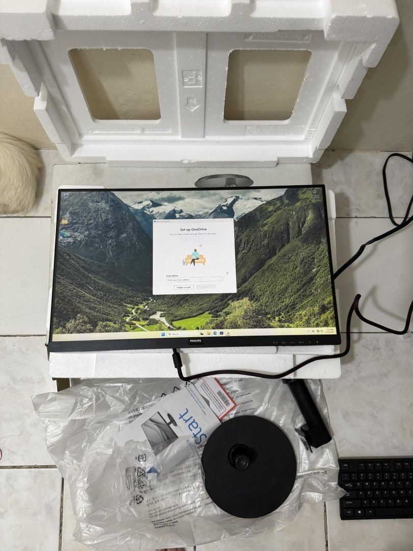 Philip 24 inches frameless (Category: Desktops) located in Manila. Submitted by adrilyn20205686 (Listing ID 1421545667, Image 1). Description: Philip 24 inches frameless HDMI and VGA 1920 x 1080 100HZ With box and power cord 💸💸 3,500 Location: San Andres bukid manila Pick up or deliver cod.