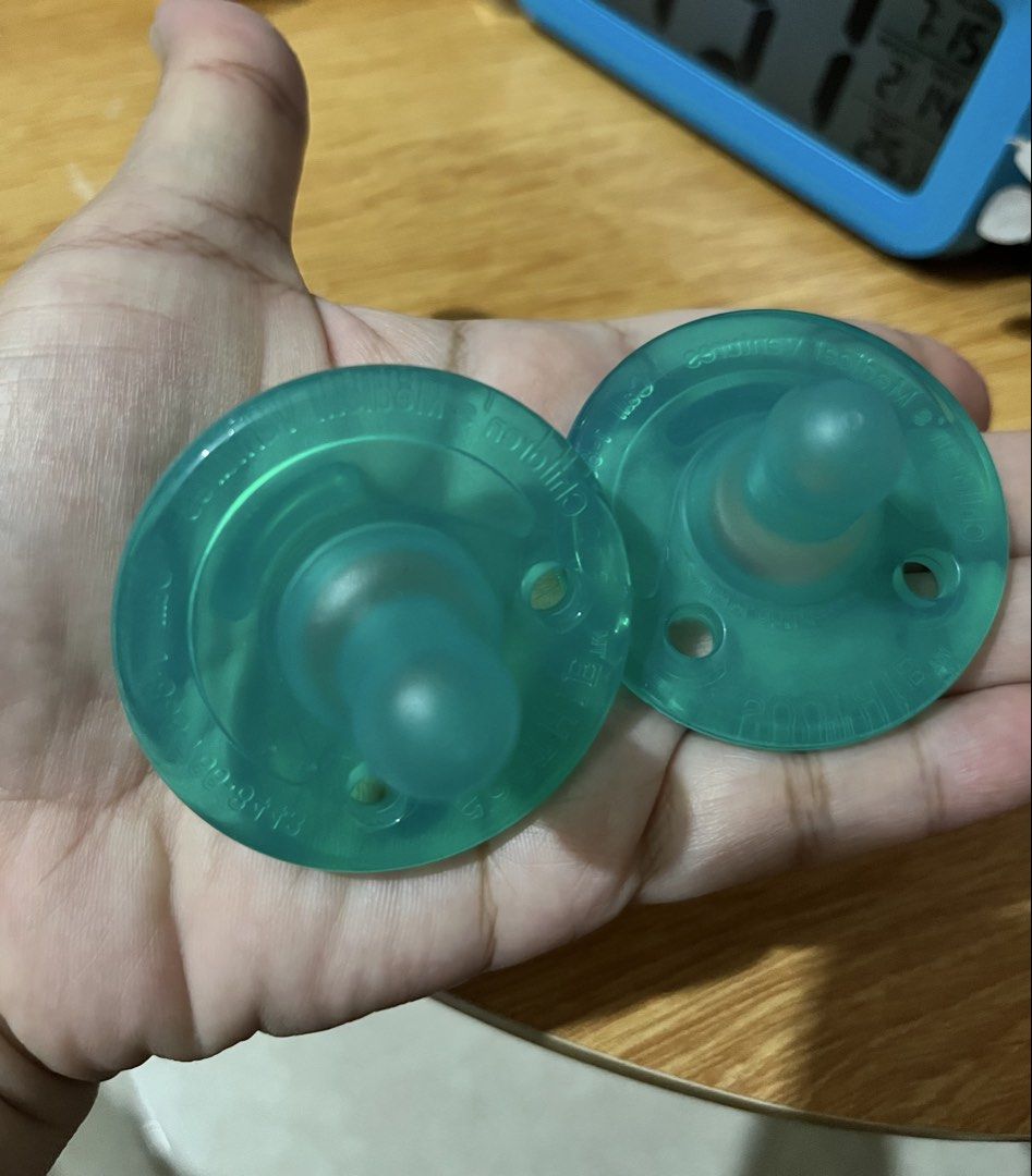 Philips Avent Soothie Pacifier 0 to 3 months (Category: Soothers & Pacifiers) located in Tagaytay City. Submitted by mommaowl888 (Listing ID 1421592984, Image 1). Description: Two Philips Avent Soothie pacifiers. 100 medical grade silicone Symmetrically shaped round nipple .