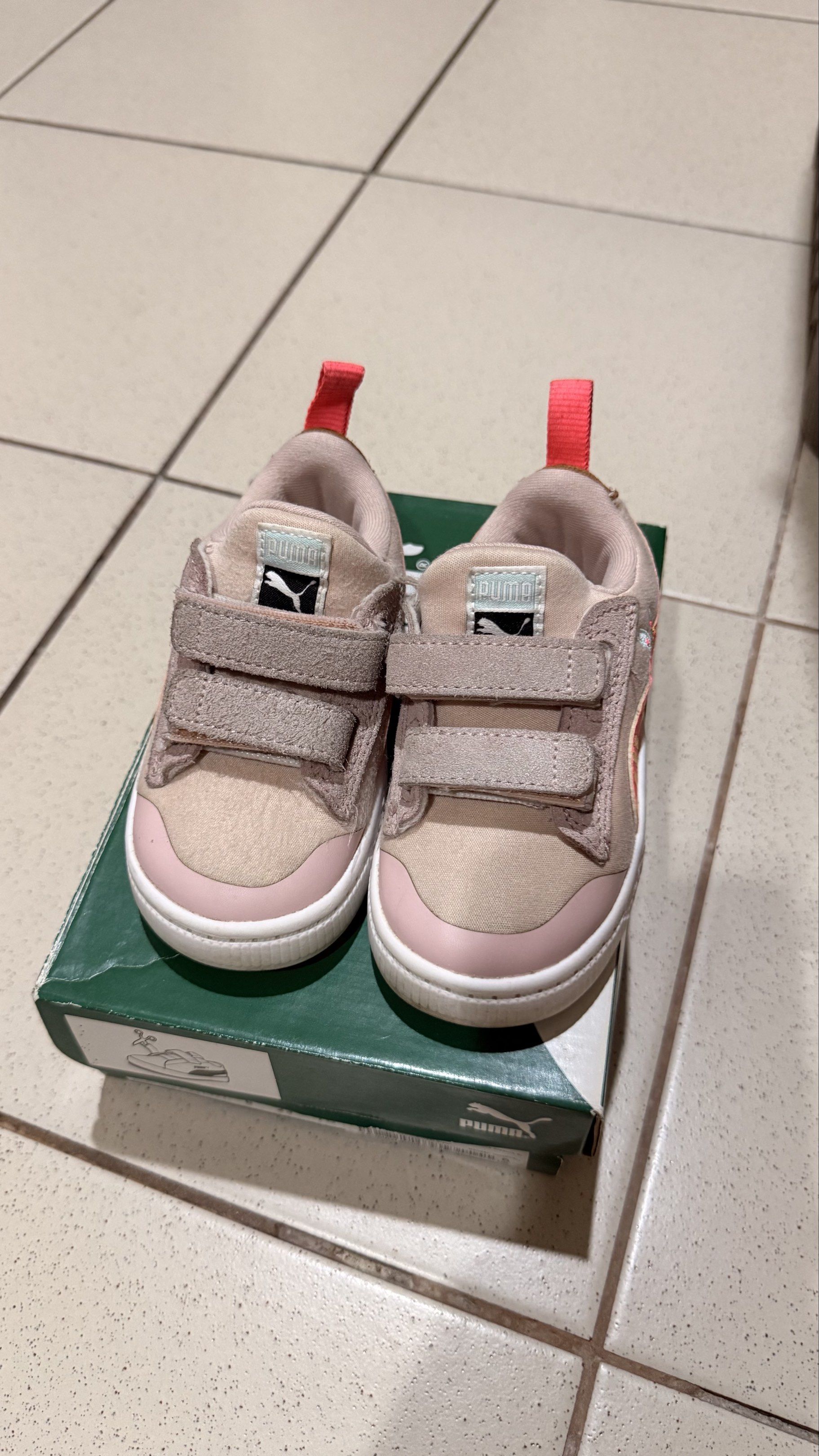 Puma Toddler Shoes Size US7C (Category: Babies & Kids Fashion) located in Del Monte. Submitted by kateyyv (Listing ID 1421595779, Image 3). Description: - Puma toddler shoes - Pink and brown color scheme - White sole - Features pull tab for easy wear - Size: UK 6, US 7C, EUR 23 - Comes with original box My Daughter has Congenital Heart Disease, so most of her shoes are like new, karga or naka stroller siya most of the time. 😊.