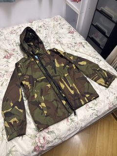（分類：）位於 。 由 adrianppp 提交（商品編號 1421542157，圖片 1）。簡介： 。