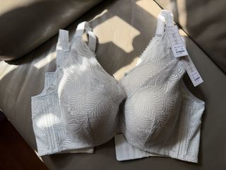 （分類：）位於 。 由 mizkiii 提交（商品編號 1421495992，圖片 1）。簡介： 。