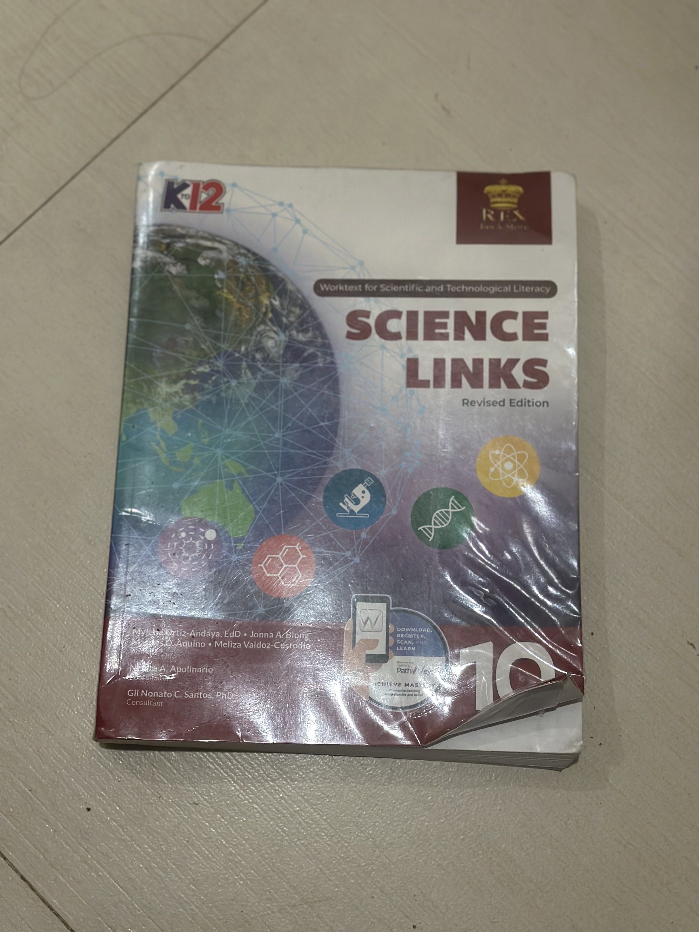 Science Links Revised Edition Grade 10 (Category: Textbooks) located in Cavite. Submitted by fiarteau (Listing ID 1421585106, Image 1). Description: - Science Links Revised Edition for Grade 10 - Worktext for scientific and technological literacy - Content by various authors and consultants - Brand new, in original packaging.