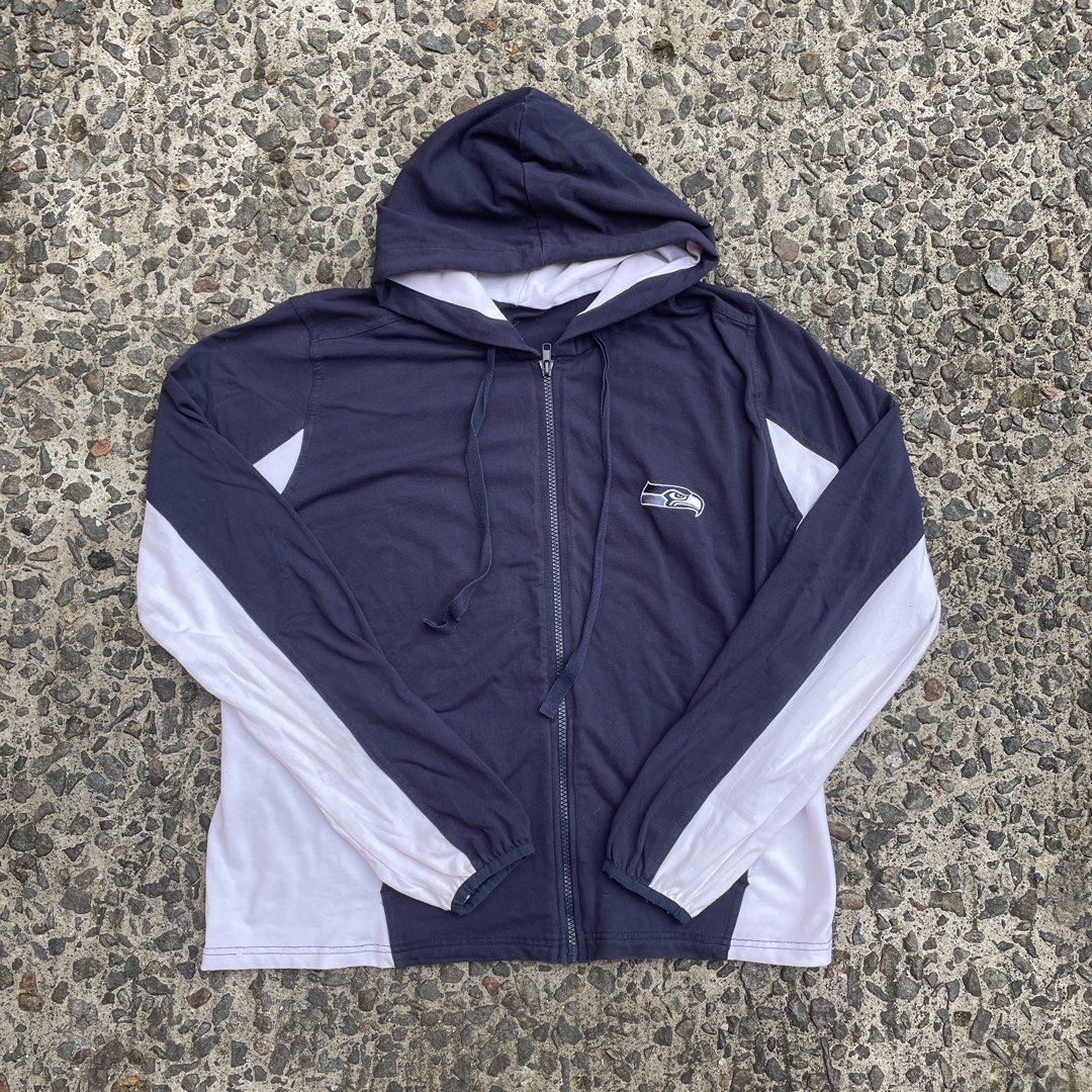 Seahawks Zip-Up Hoodie (Category: Hoodies) located in Lipa City. Submitted by round2ph_ (Listing ID 1421465194, Image 1). Description: Seahawks Reebok Zip-up Hoodie XLARGE Like New.