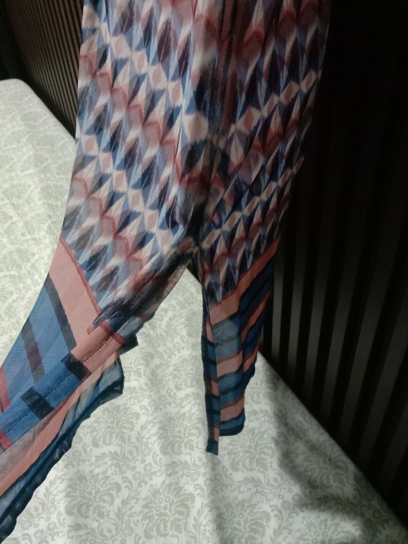Sleeveless Summer dress top (Category: Sleeveless) located in Mandaluyong City. Submitted by ireneipt_21 (Listing ID 1421469798, Image 2). Description: see thorough. Dress top Summer dress.
