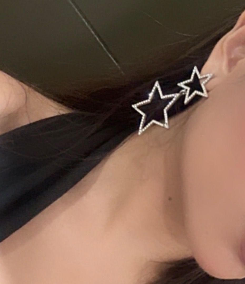 Star Y2K Earrings (Category: Earrings) located in Makati City. Submitted by irodri (Listing ID 1421539302, Image 2). Description: - Double star design - Sparkling details - Lightweight and comfortable - used once for a themed event :) loc: Makati.